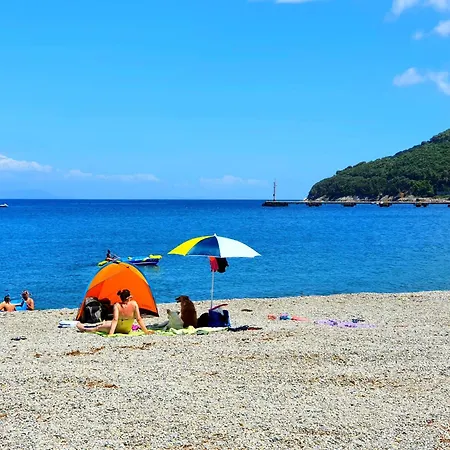 La Pergola Al 107 아파트